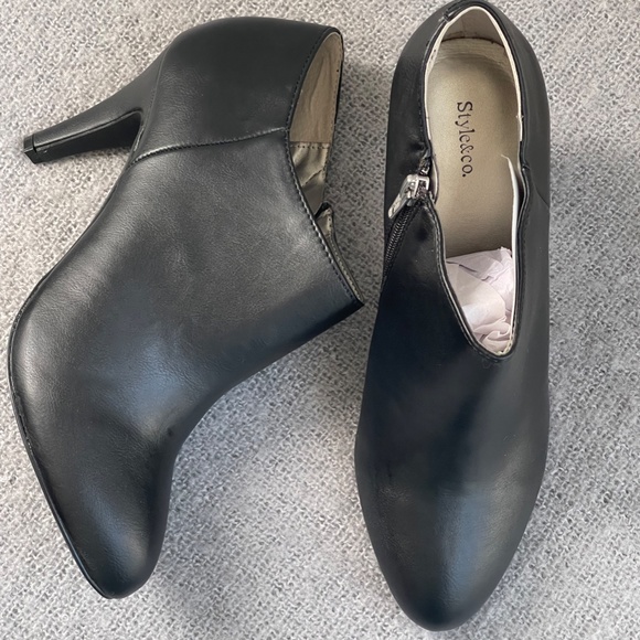 Style & Co. Womens 'Shaie' Size 10 Black 3.5" Heel Ankle Boot - Picture 2 of 8